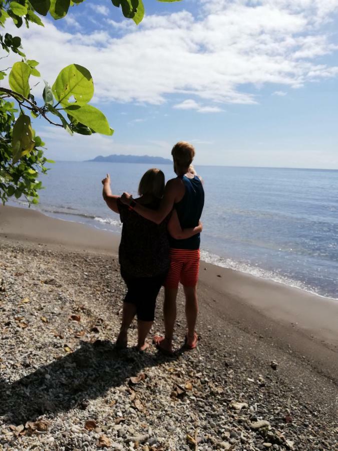 Dolphin View Beach Hotel Ndoma Екстериор снимка